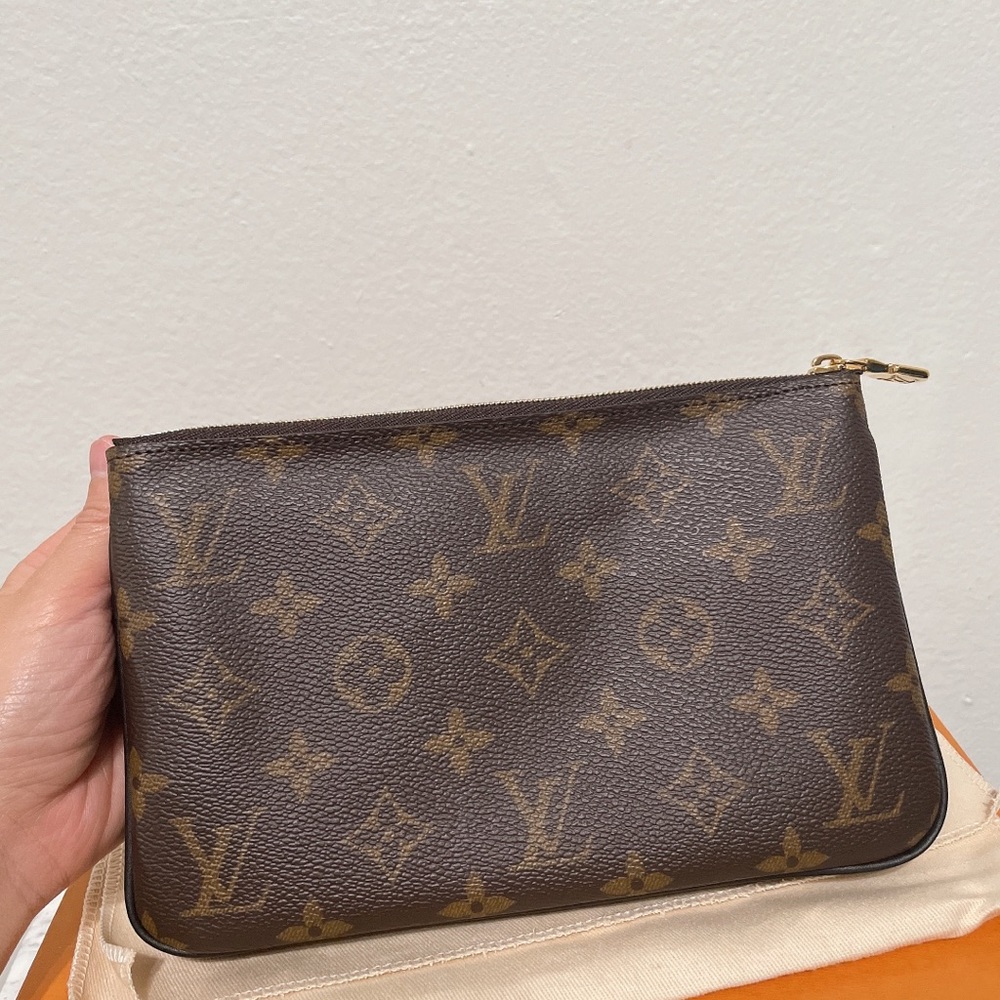❤️SOLD❤️LV Double Zip Pouch Reverse Monogram - Picture 2 of 16